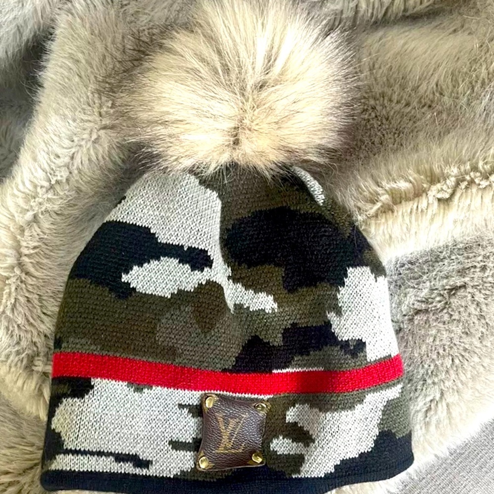 Winter Camo Beanie Fur Ball